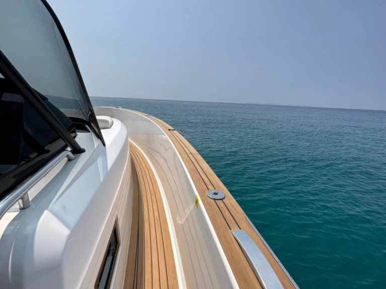 Pardo Yachts Pardo 38 między profesjonalistami a osobami prywatnymi w Bandol