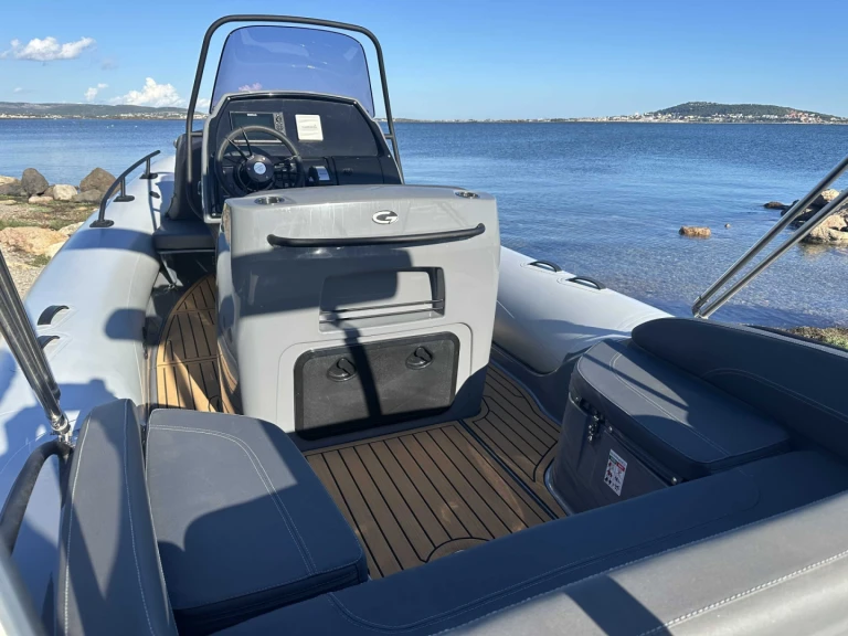 Grand Boats Golden Line G650LF między profesjonalistami a osobami prywatnymi w Palavas-les-Flots