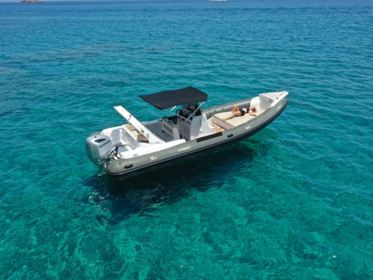 Italboats Stingher 800 GT między profesjonalistami a osobami prywatnymi w Latchi