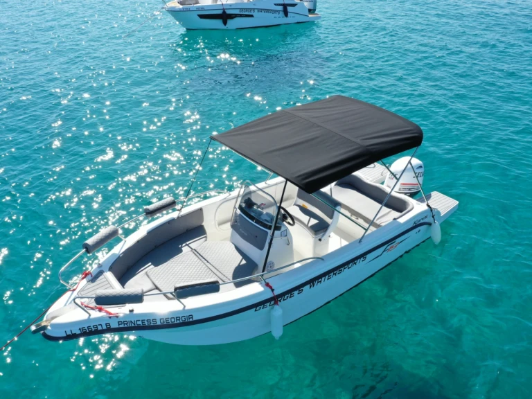 Wynajmij Karel F 19 w Latchi