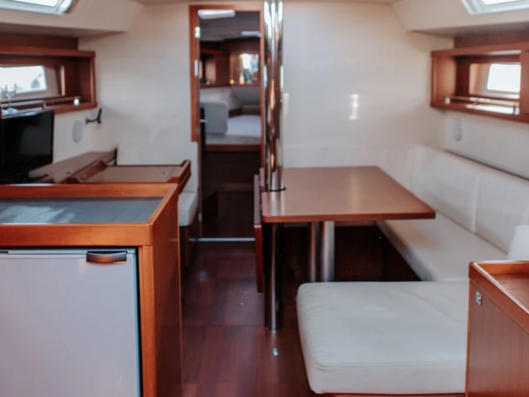 Wynajmij Bénéteau Oceanis 41 w Ajaccio