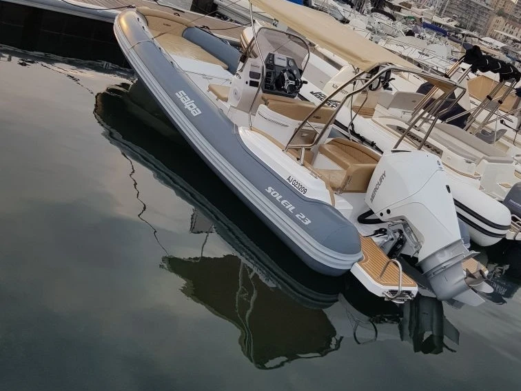 Wynajmij Łódż półsztywna z lub bez skippera Salpa w Ajaccio