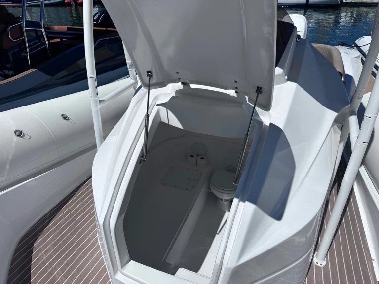 Wynajmij Łódż półsztywna z lub bez skippera FANALE w Cogolin