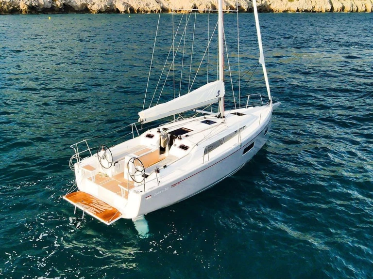 Wynajem łodzi Bénéteau Oceanis 34.1 w Ajaccio na SamBoat 