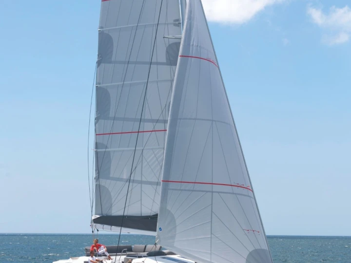 Wynajem Katamaran Fountaine Pajot z patentem 