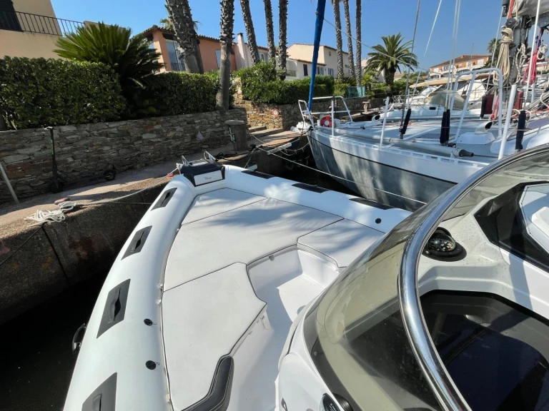 Wynajem w Cogolin- Ranieri International  CAYMAN 31 na SamBoat