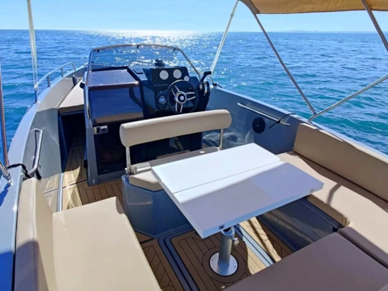 Wynajem łodzi Nuva Nuva M6 Open w Saint-Raphael na SamBoat 