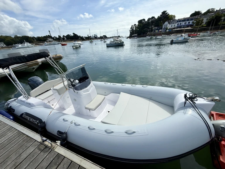 Wynajem łodzi Capelli Tempest 630 w Combrit na SamBoat 