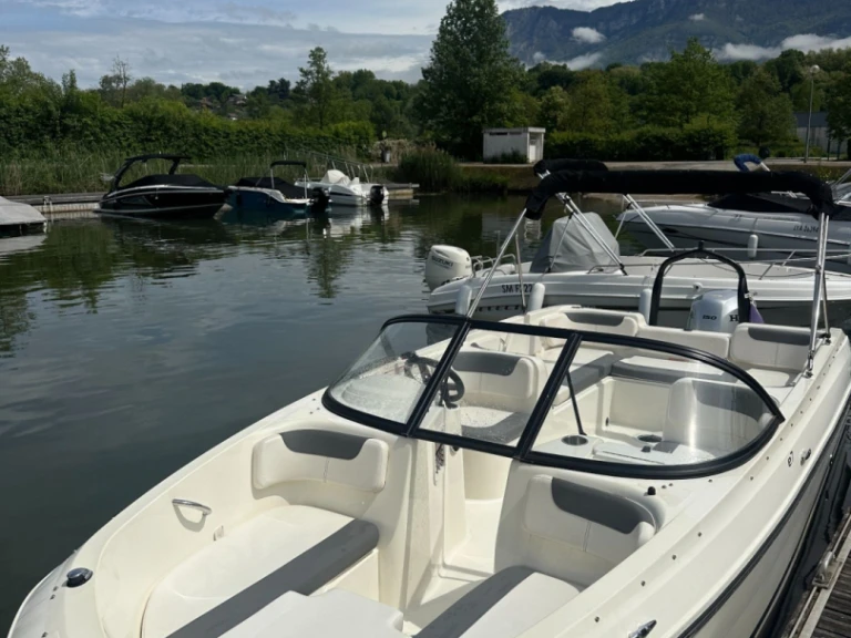 Wynajmij Bayliner Element E7 w Viviers-du-Lac