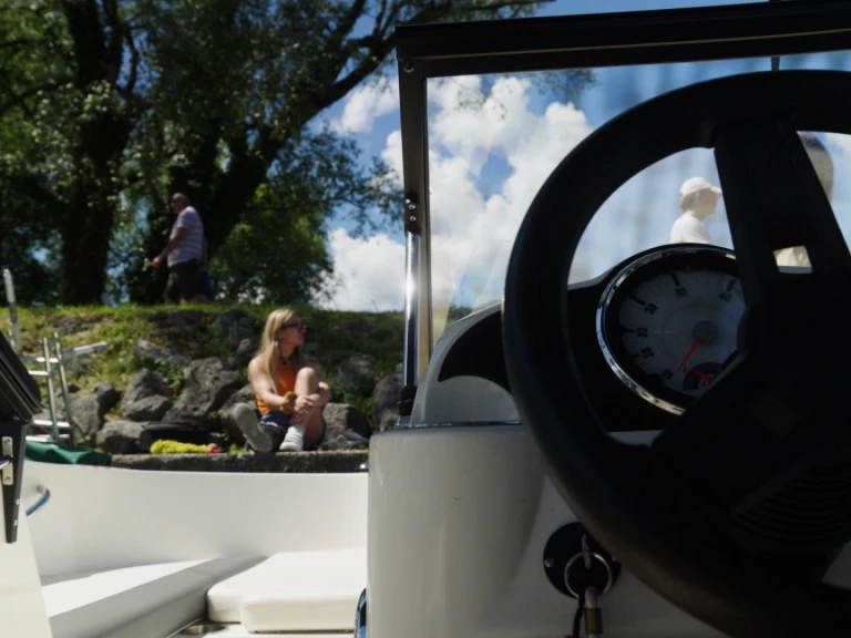 Wynajem łodzi Bayliner ELEMENT 180 XL w Aix-les-Bains na SamBoat 