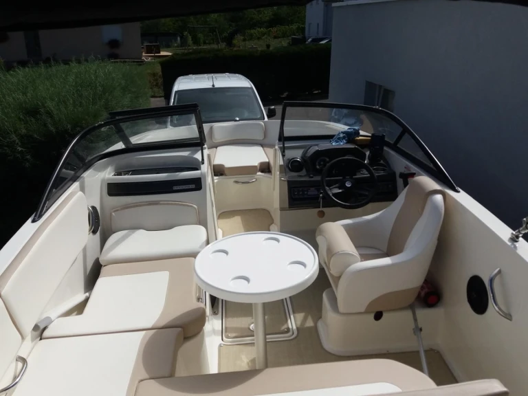 Wynajem łodzi Bayliner BAYLINER VR5 w Le Bourget-du-Lac na SamBoat 