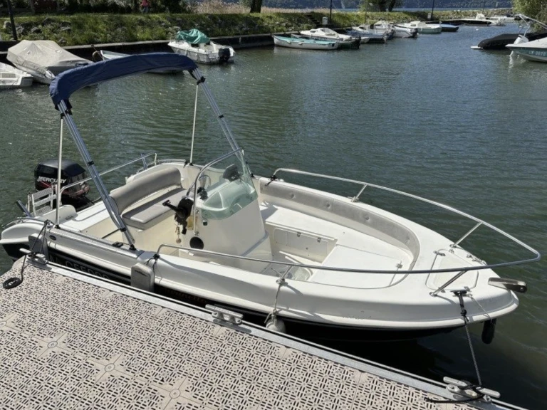 Marinello Fisherman 16 między profesjonalistami a osobami prywatnymi w Aix-les-Bains