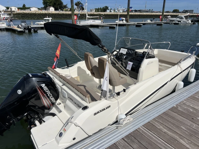 Quicksilver Activ 605 Open między profesjonalistami a osobami prywatnymi w Ouistreham