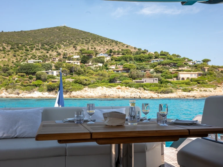 Wynajem łodzi Sunseeker PREDATOR 65 w Saint-Tropez na SamBoat 