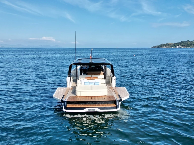 Wynajem łodzi Cranchi Cranchi A46 w Saint-Tropez na SamBoat 
