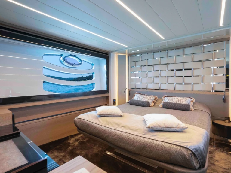 Wynajmij Pershing PERSHING 70 w Saint-Tropez