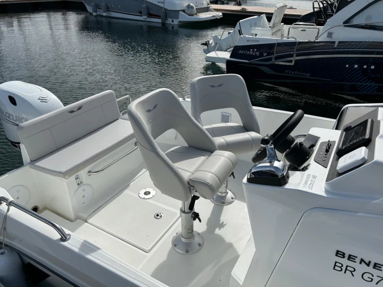 Wynajmij Motorówka z lub bez skippera Bénéteau w Brest