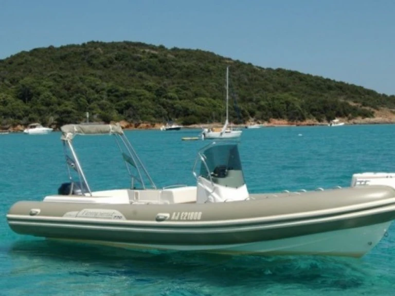 Wynajmij Capelli Tempest 770 w Portigliolo