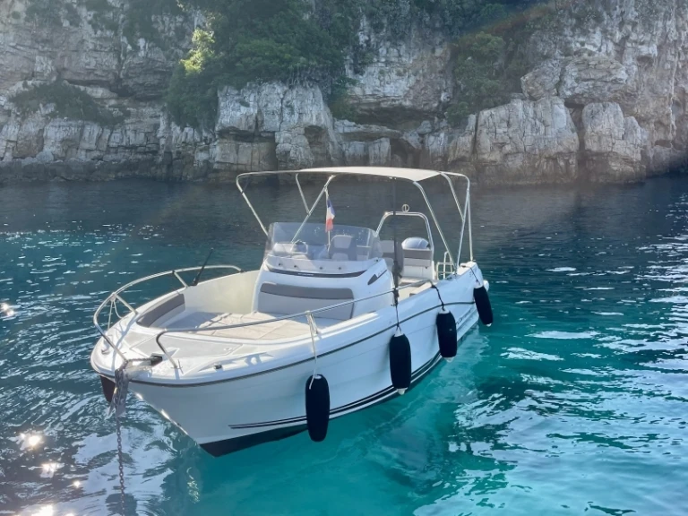 Wynajem Motorówka w Antibes - Jeanneau Cap Camarat 6.5 CC Serie 3