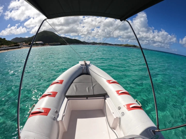 Wynajem Motorówka Semi-Rigide z patentem 