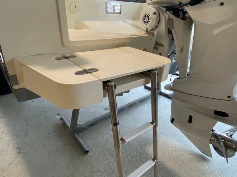 Rhea RHEA 27 między profesjonalistami a osobami prywatnymi w Lège-Cap-Ferret