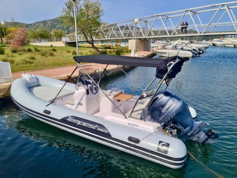 Wynajmij Capelli Tempest 630 w Saint-Florent