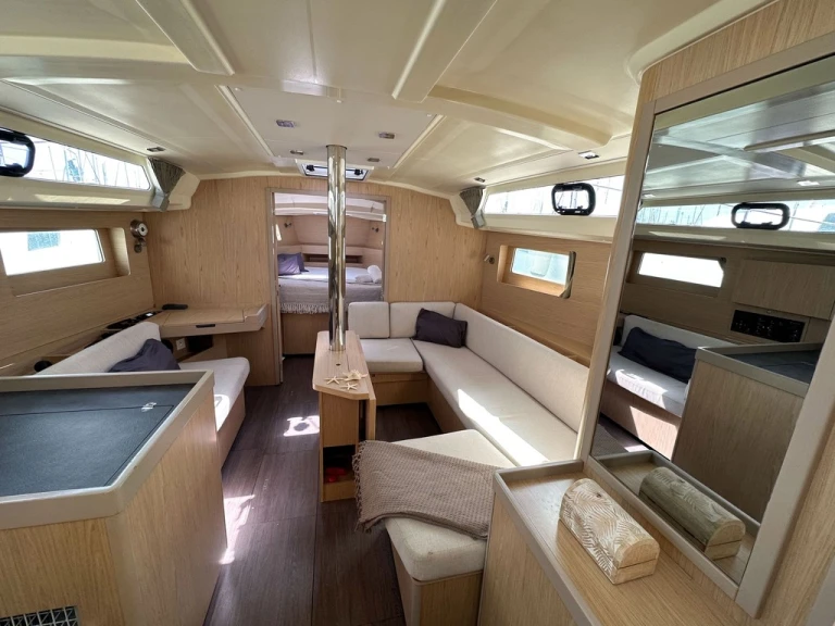 Wynajmij Żaglowiec z lub bez skippera Bénéteau w Cambrils