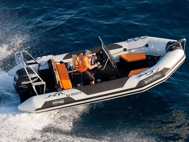 Sillinger 580 Silverline między profesjonalistami a osobami prywatnymi w La Trinité-sur-Mer