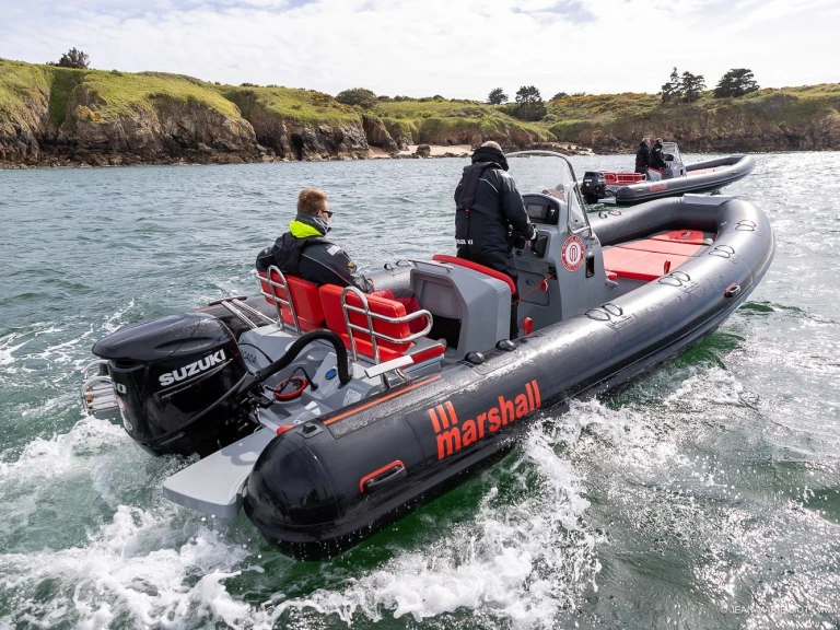 Wynajmij Łódż półsztywna z lub bez skippera Marshall w La Trinité-sur-Mer