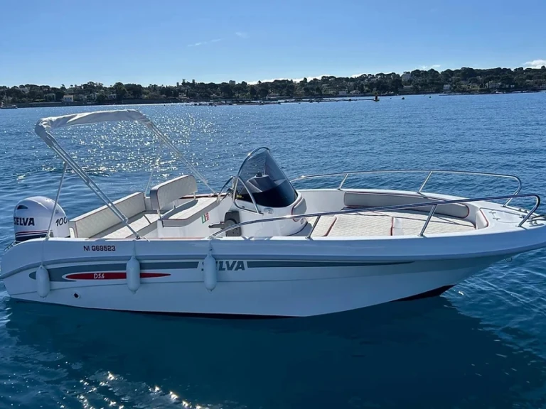 Motorówka do wynajmu w Antibes w najlepszej cenie