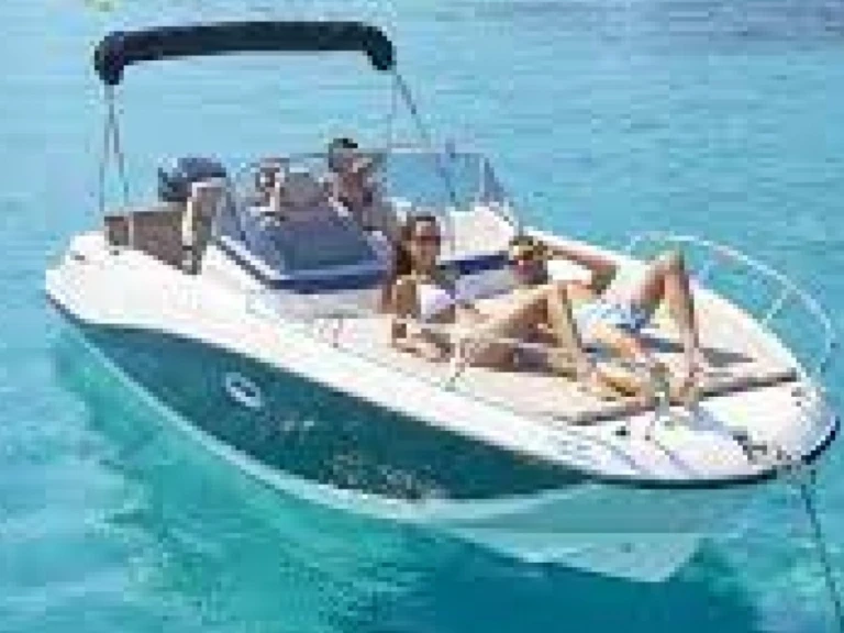 Wynajem łodzi Quicksilver Activ 675 Open Sport w Port Grimaud na SamBoat 