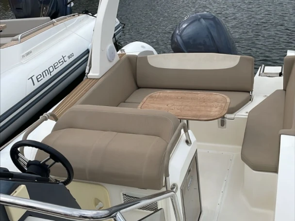 Wynajmij Łódż półsztywna z lub bez skippera Capelli w Port de Saint-Cyprien Méditerranée