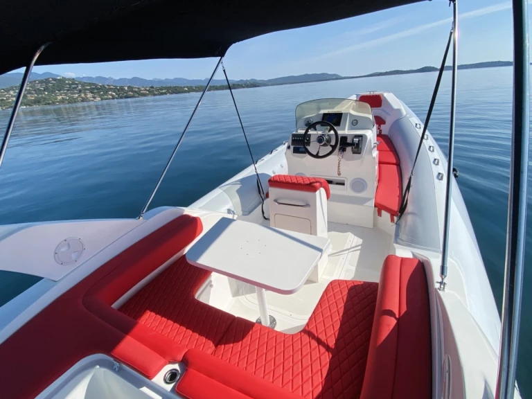Wynajem łodzi Porto-Vecchio tanio Master 699