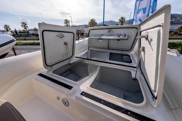 Wynajmij Łódż półsztywna z lub bez skippera Bsc w Cogolin