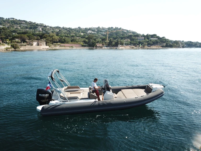 Bsc BSC 78 między profesjonalistami a osobami prywatnymi w Cogolin