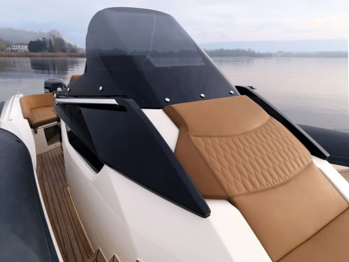 Bsc B-2 między profesjonalistami a osobami prywatnymi w Cogolin