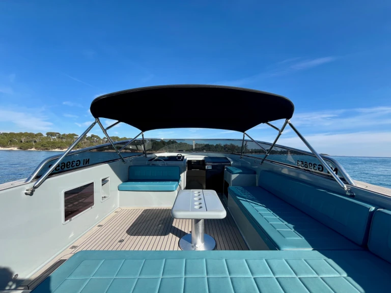 Luksusowy jacht do wynajmu w Saint-Jean-Cap-Ferrat w najlepszej cenie