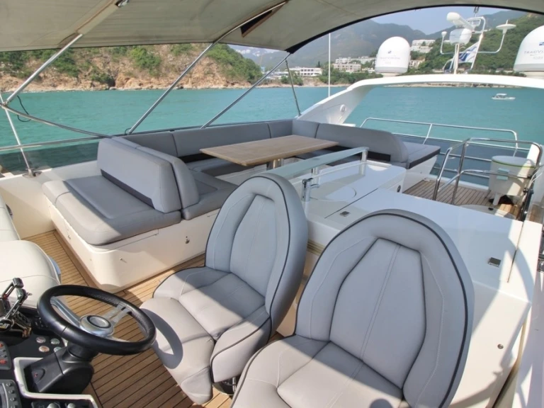 Wynajem w Beaulieu-sur-Mer- Princess Princess 64 na SamBoat