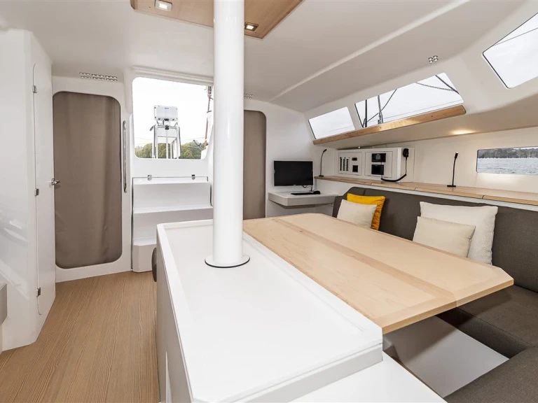 Wynajem łodzi Palma de Mallorca tanio Pogo 44