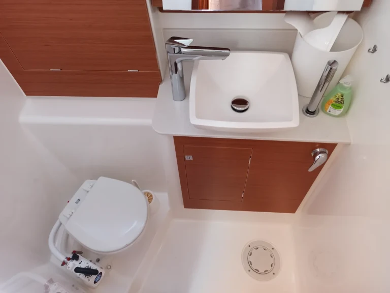 Dufour Dufour 460 Grand Large między profesjonalistami a osobami prywatnymi w Marina (City)