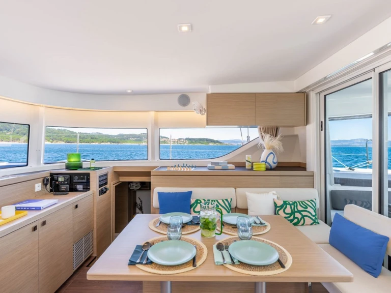 Wynajmij Lagoon Lagoon 43 w Salerno