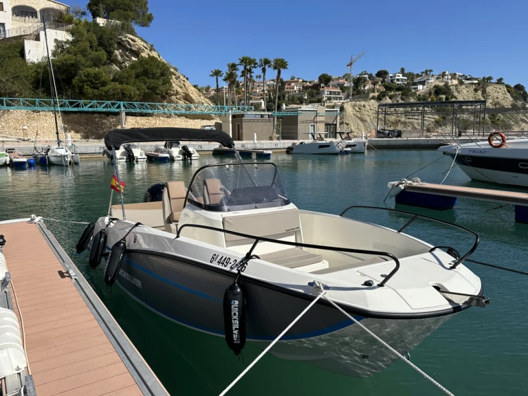 Wynajmij Quicksilver Activ 605 Open w Calp / Calpe