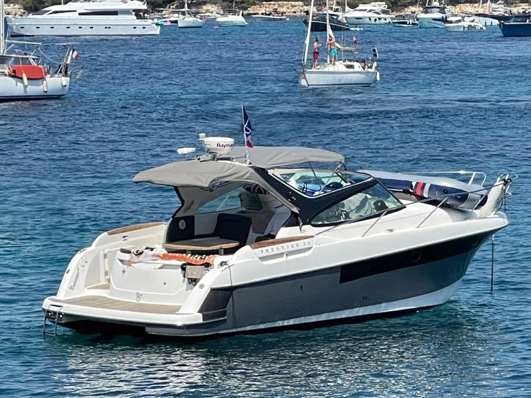 Wynajem łodzi Jeanneau Prestige 34 Open w Beaulieu-sur-Mer na SamBoat 
