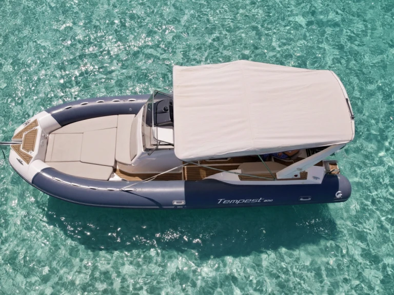 Wynajmij Capelli Tempest 800 w Marina Botafoch
