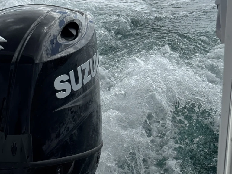 Łódż półsztywna do wynajmu w Tal-Pietà w najlepszej cenie