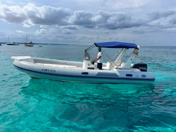 Łódż półsztywna do wynajmu w Bonifacio w najlepszej cenie