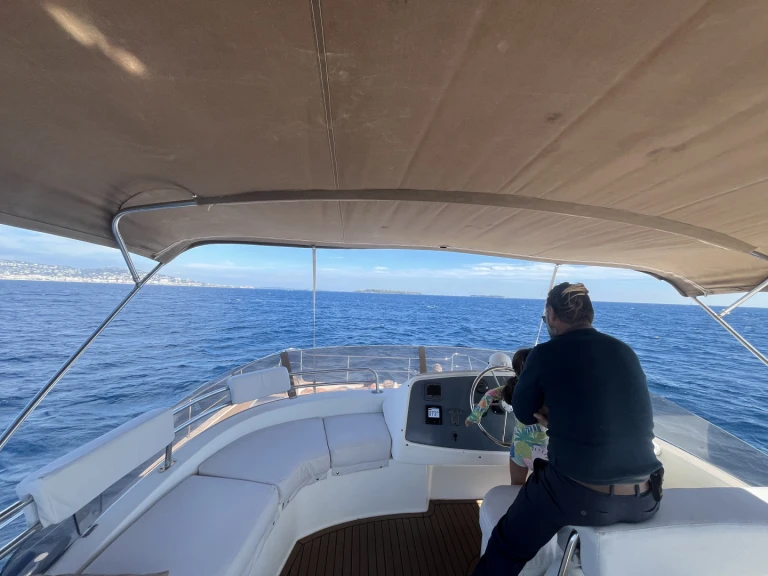 Wynajem Katamaran Fountaine Pajot z patentem 