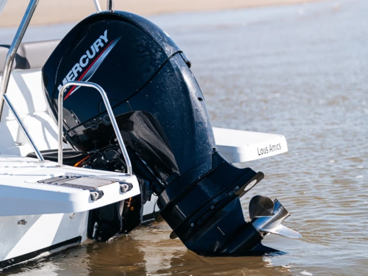 Wynajem łodzi Jeanneau Cap Camarat 6.5 CC Serie 3 w Arcachon na SamBoat 