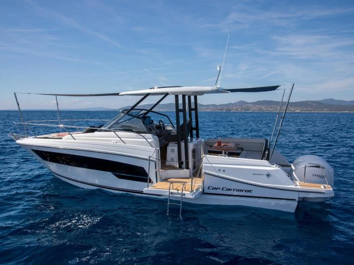 Wynajem w Port de Hyères (St Pierre)- Jeanneau Cap Camarat 9.0 WA na SamBoat