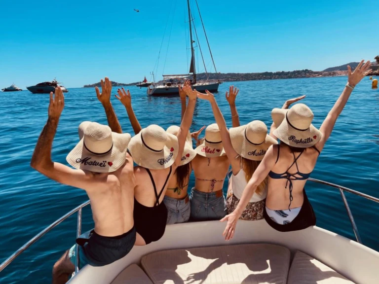 Motorówka do wynajmu w Nicea w najlepszej cenie